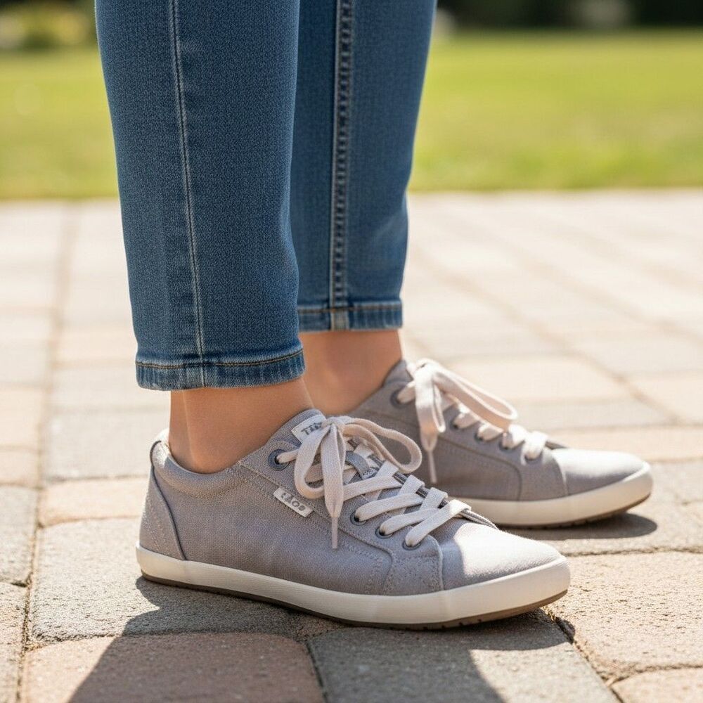 Taos Star Sneaker Shoes Flat Round Toe Lace Up Grey Canvas Womens 9.5 Low Top